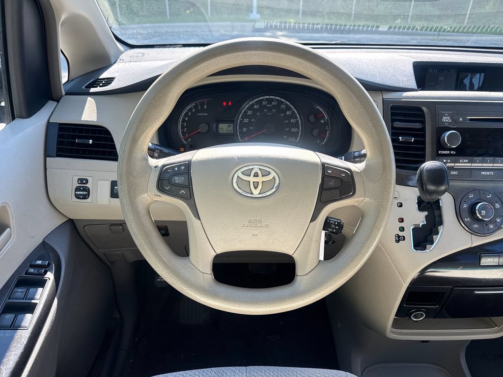 Used 2011 Toyota Sienna LE FWD image 19