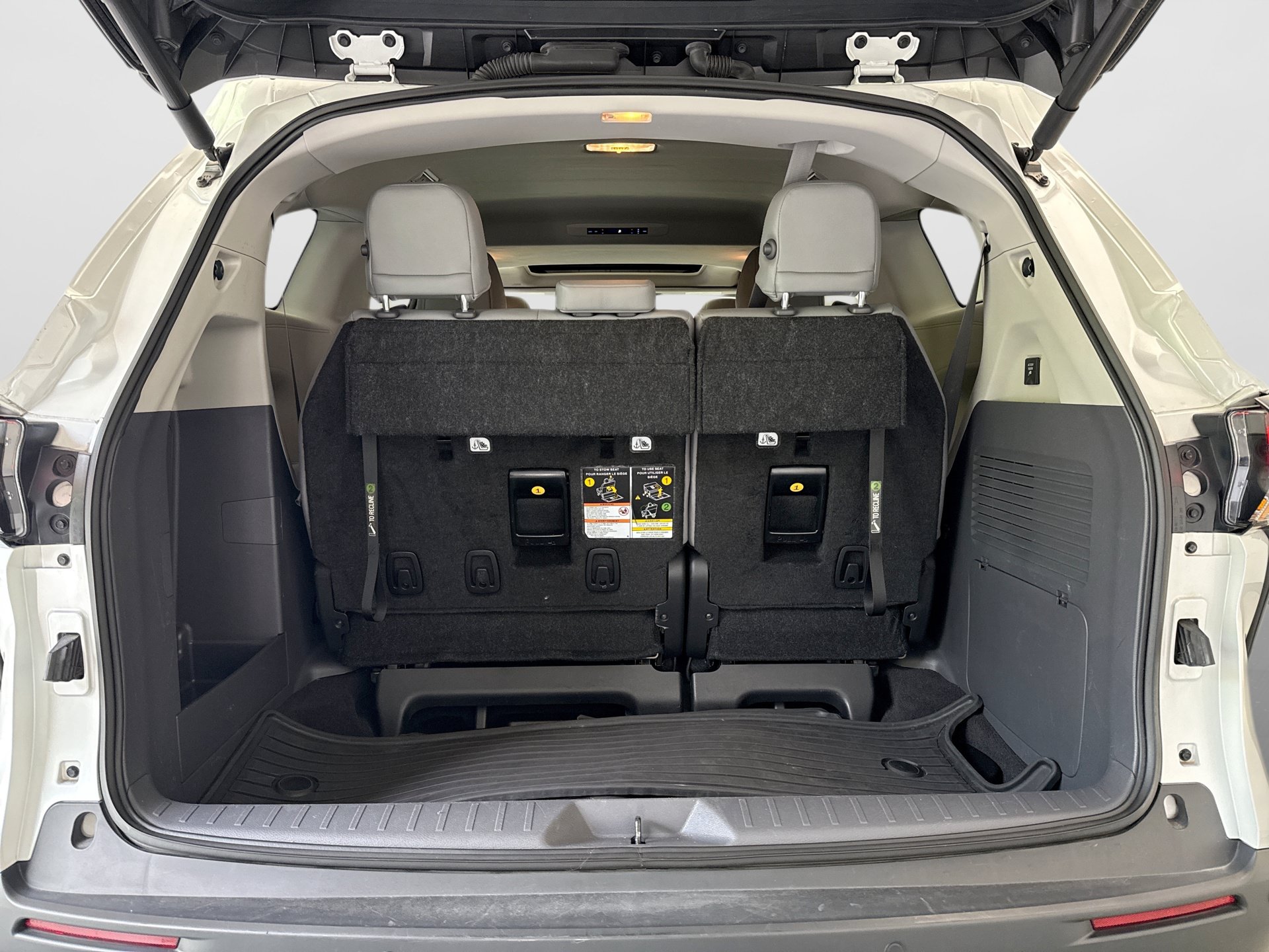 Used 2024 Toyota Sienna XLE w/ XLE Plus Package AWD/4WD image 21
