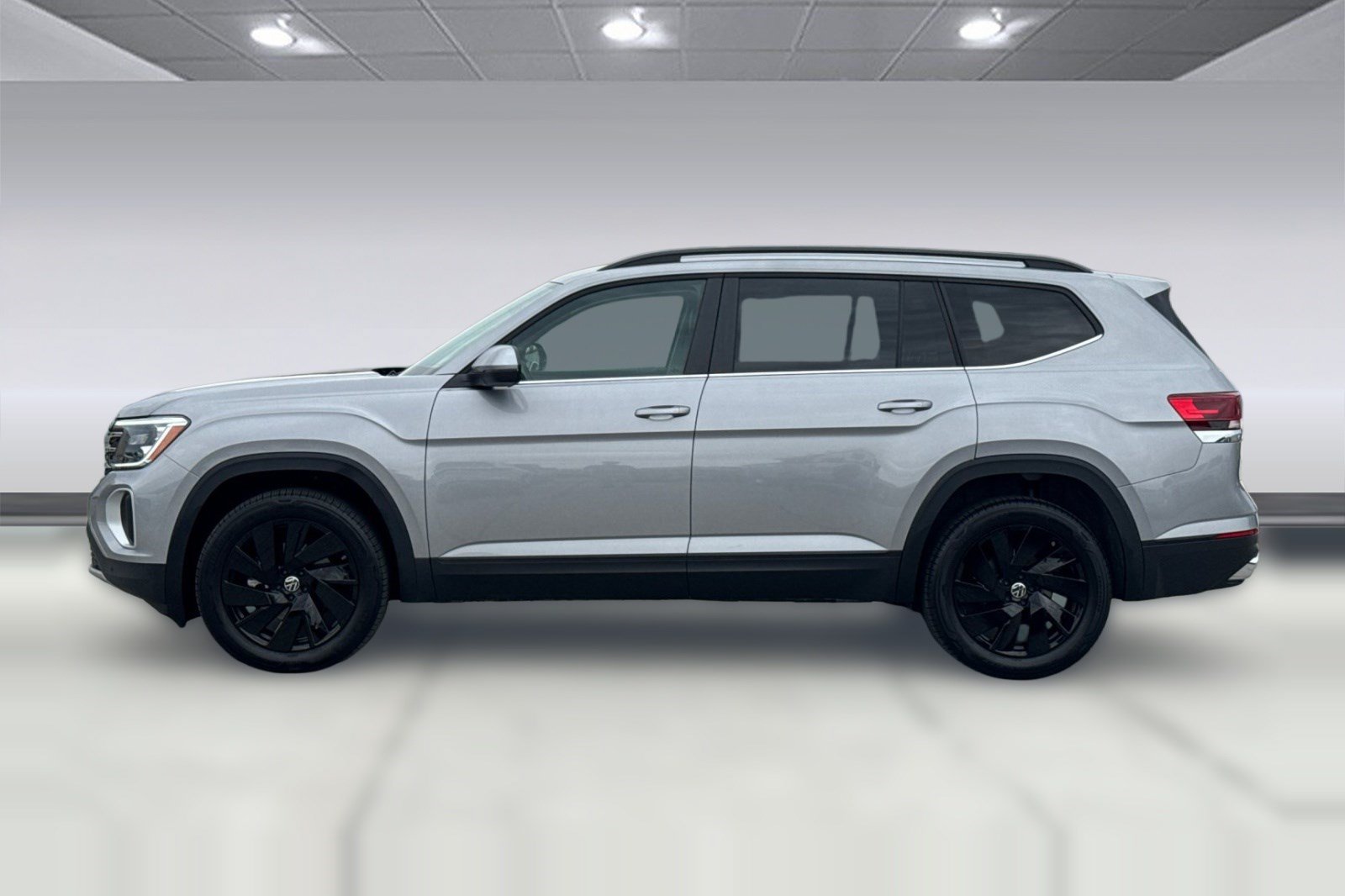 Used 2026 Volkswagen Atlas SE AWD/4WD image 2
