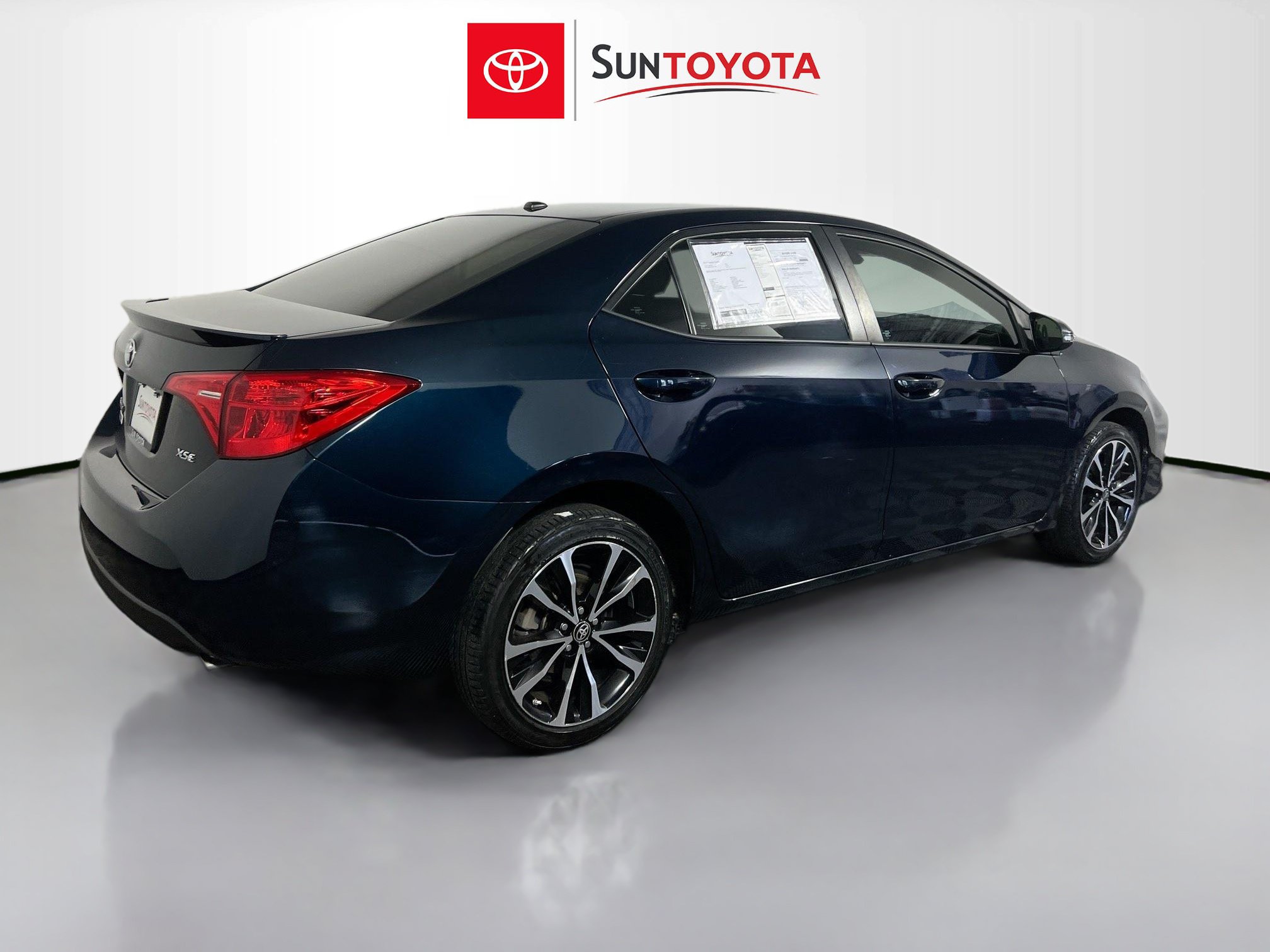 Used 2017 Toyota Corolla XSE FWD image 4