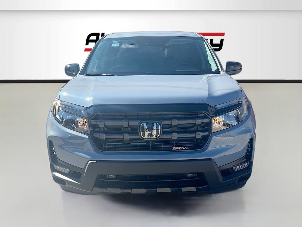 Used 2025 Honda Ridgeline Sport image 2