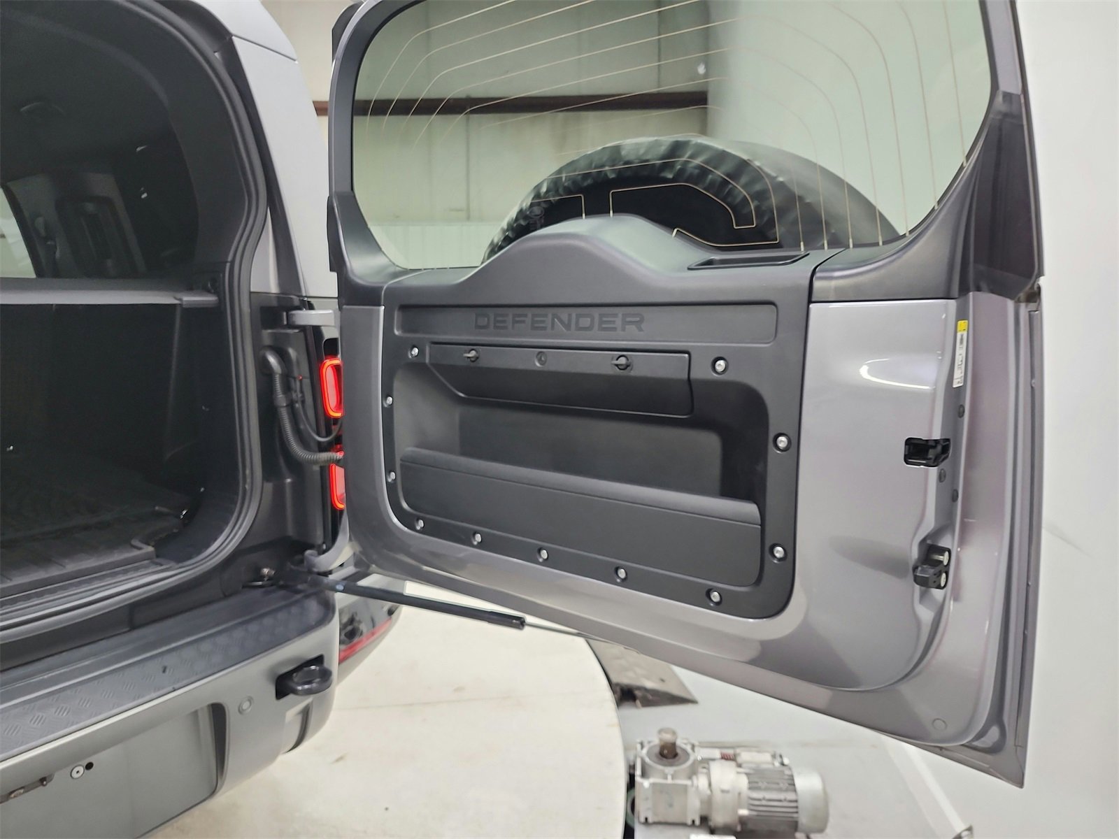 Used 2024 Land Rover Defender 130 Outbound image 49