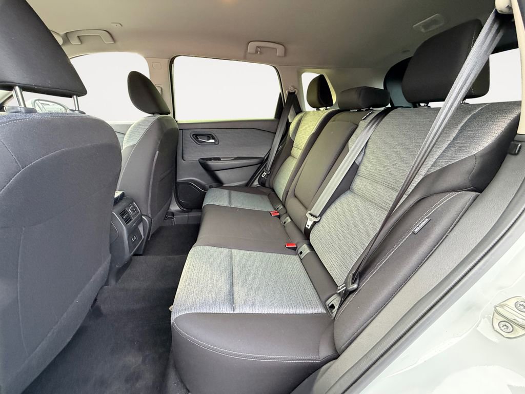 Used 2023 Nissan Rogue SV image 13