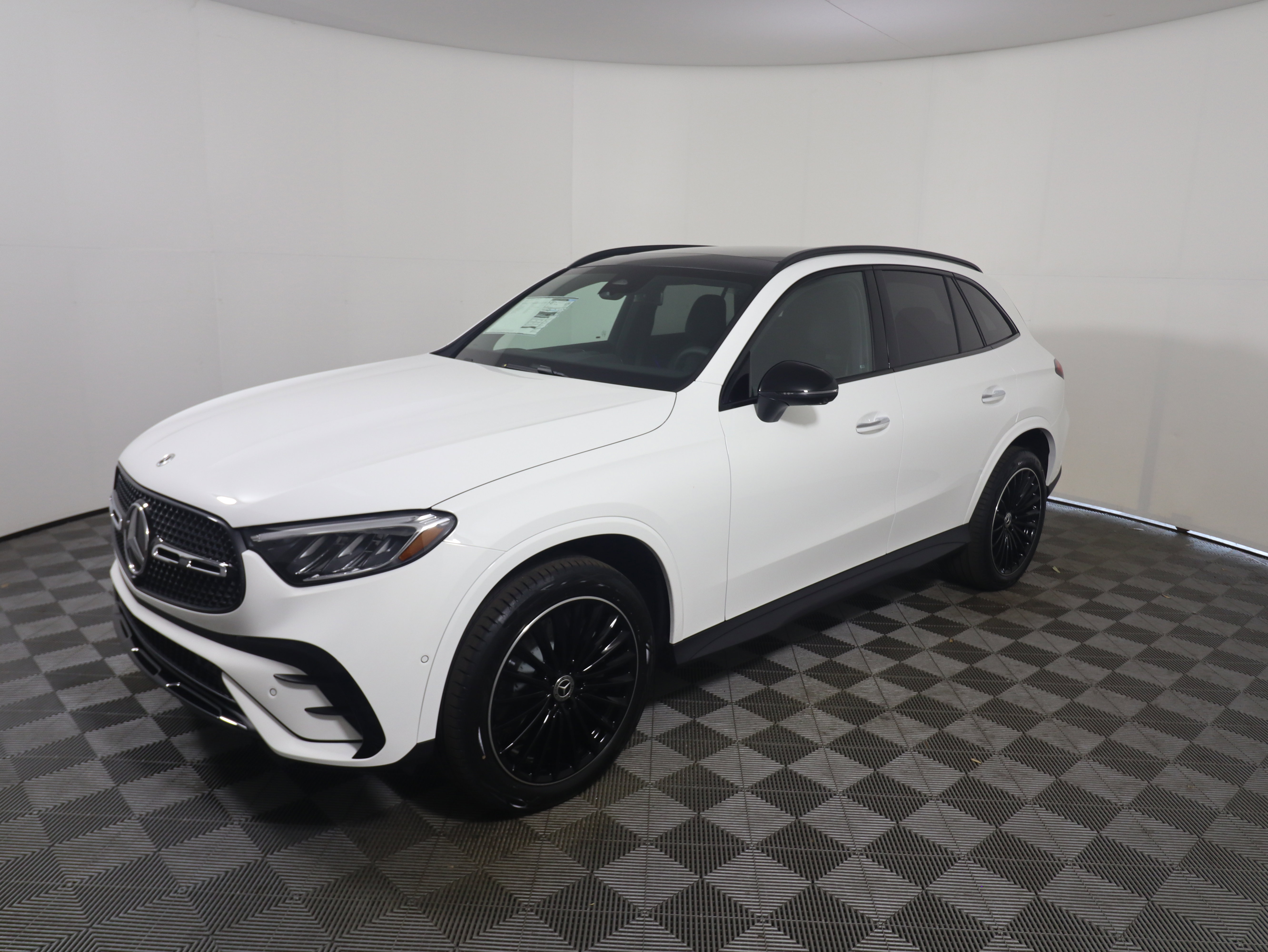 New 2026 Mercedes-Benz GLC 300 image 9