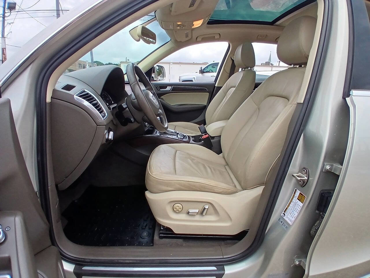 Used 2016 Audi Q5 2.0T Premium Plus w/ Technology Package AWD/4WD image 5