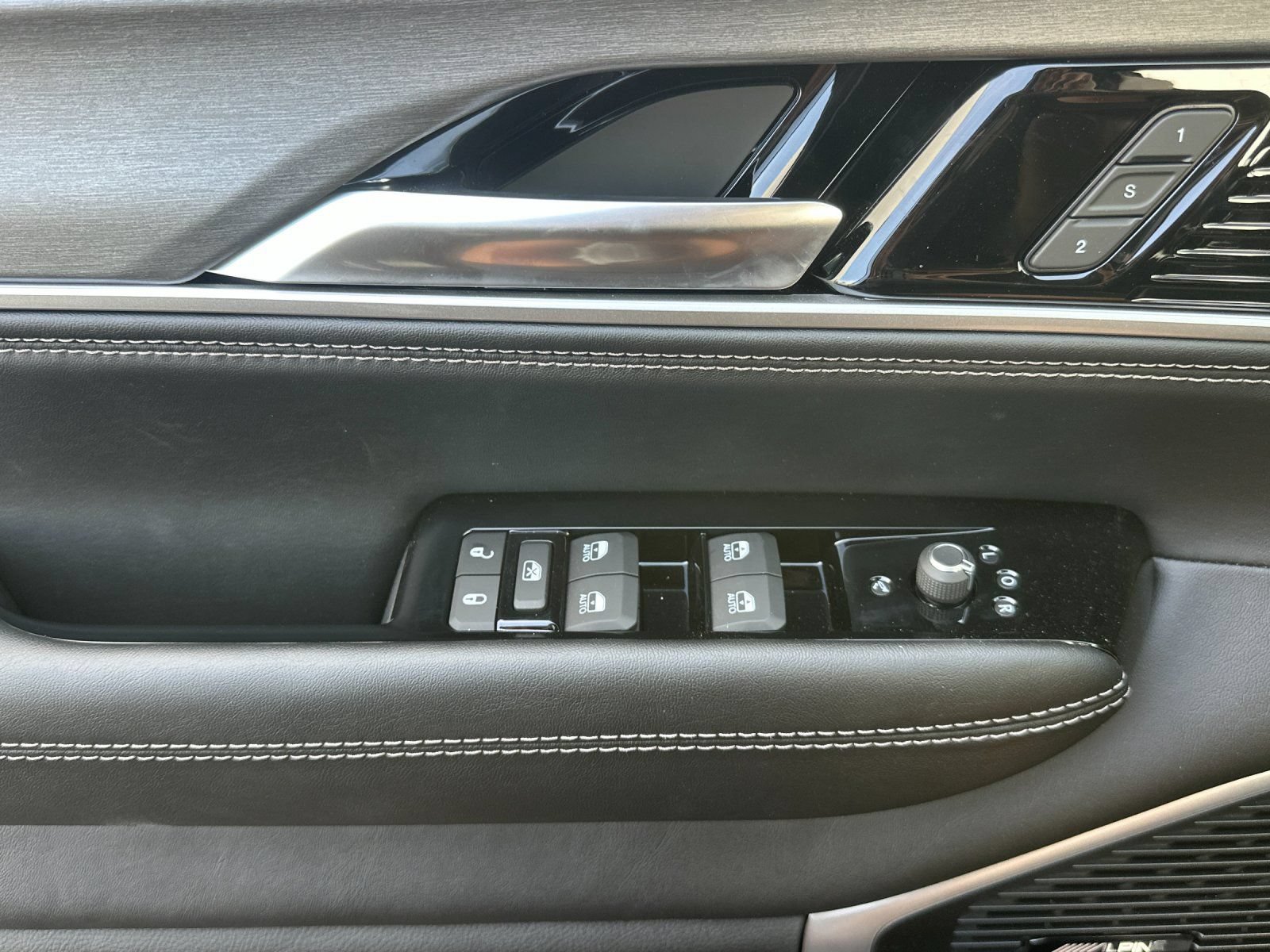 New 2026 Jeep Grand Wagoneer Limited AWD/4WD image 11