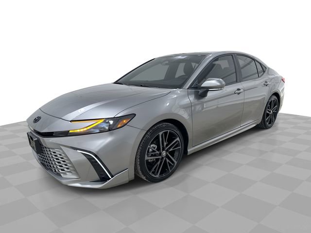 Used 2025 Toyota Camry XSE FWD image 1