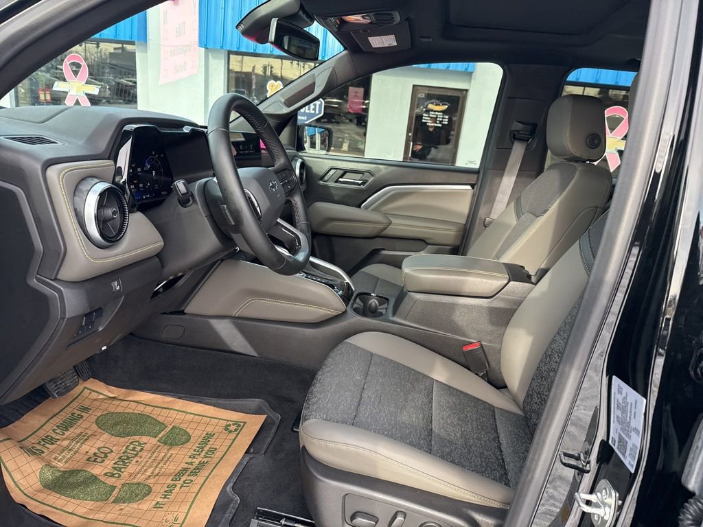 Used 2024 Chevrolet Colorado ZR2 w/ Technology Package image 20