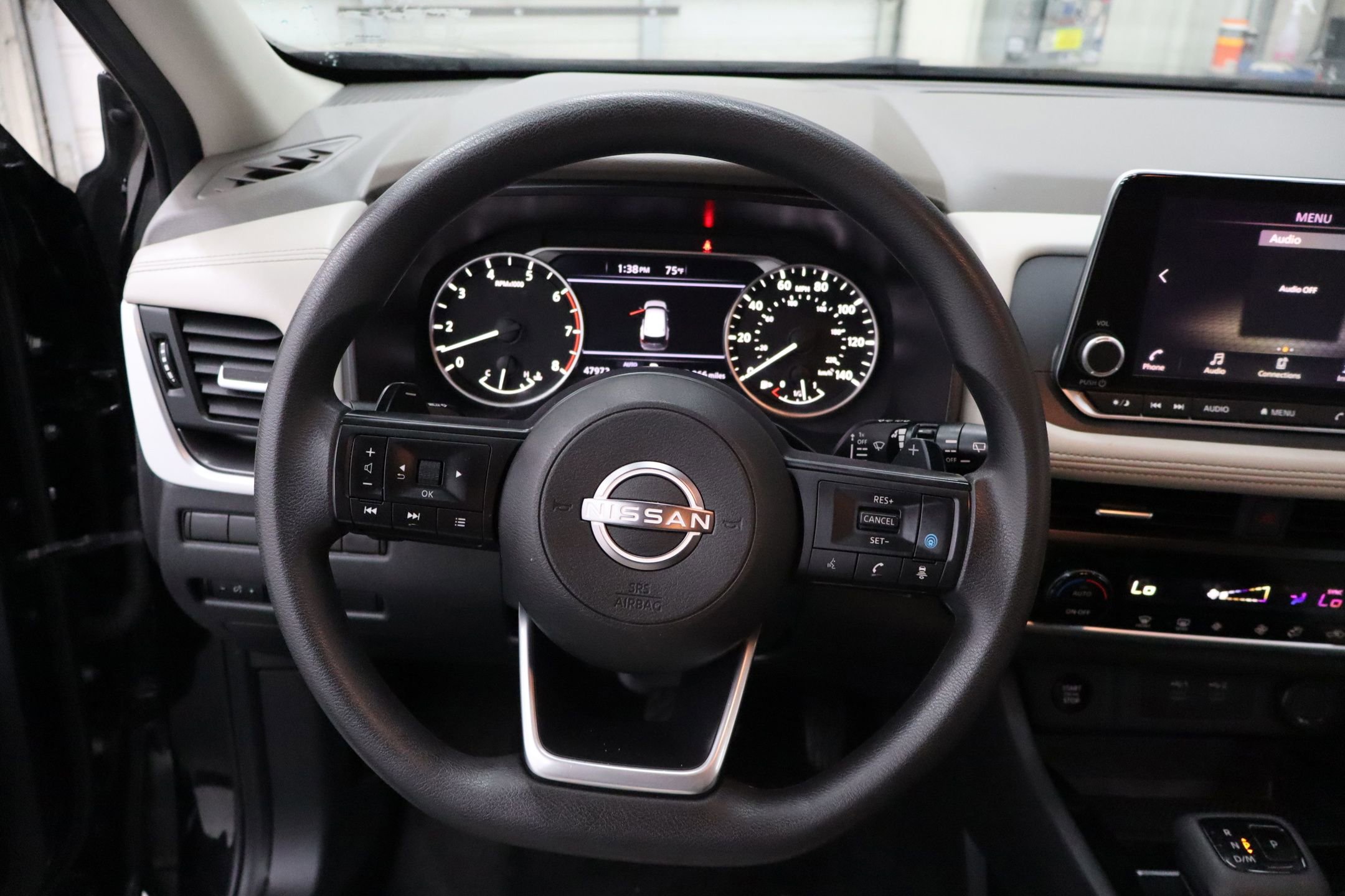 Used 2024 Nissan Rogue SV image 19