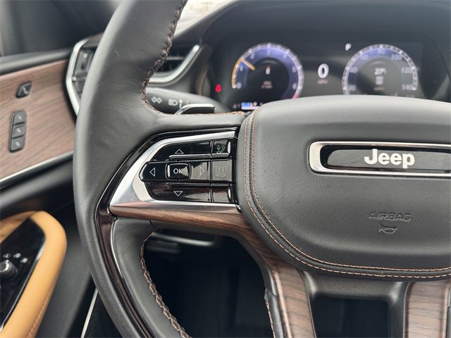 Used 2025 Jeep Grand Cherokee L Summit image 23
