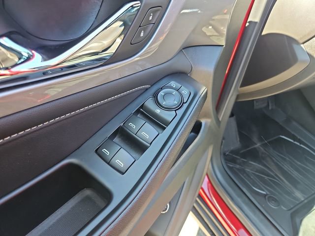Used 2023 Chevrolet Traverse LT FWD image 12