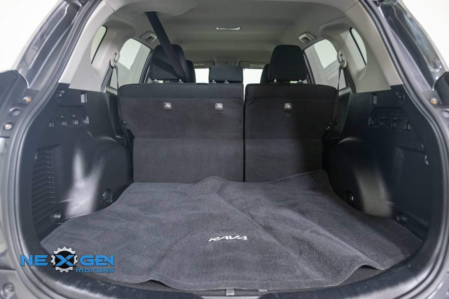 Used 2016 Toyota RAV4 LE FWD image 31