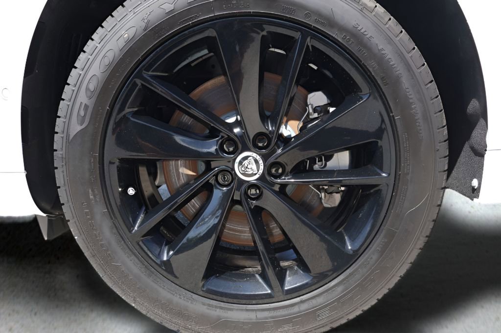 New 2026 Jaguar F-PACE R-Dynamic S AWD/4WD image 9