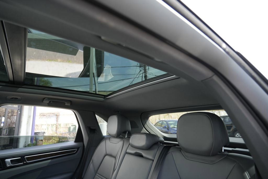 Used 2019 Porsche Cayenne S image 26