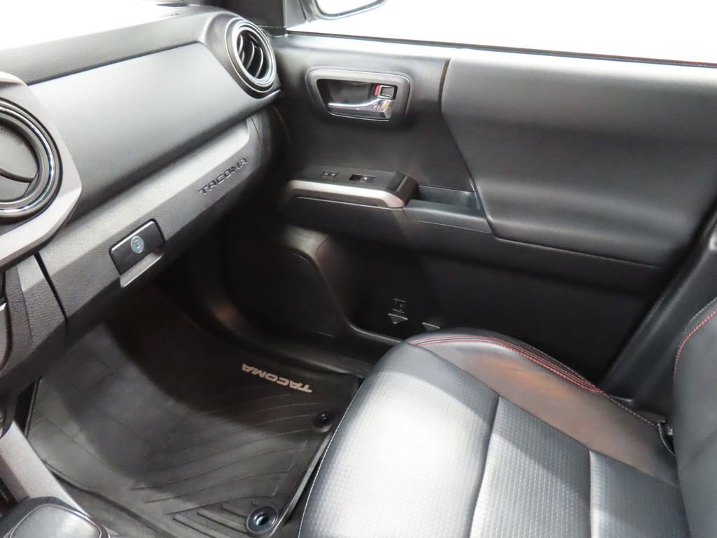 Used 2017 Toyota Tacoma TRD Pro image 18