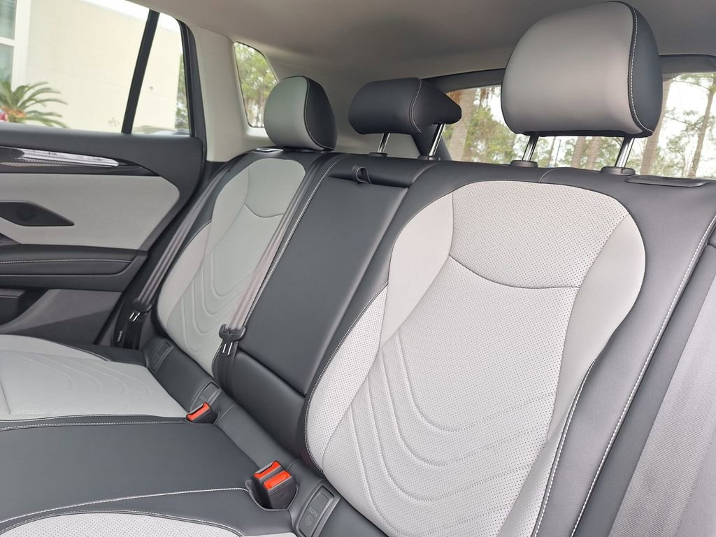 New 2026 Volkswagen Tiguan SE image 23