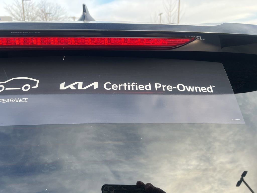Certified 2023 Kia Carnival EX image 32