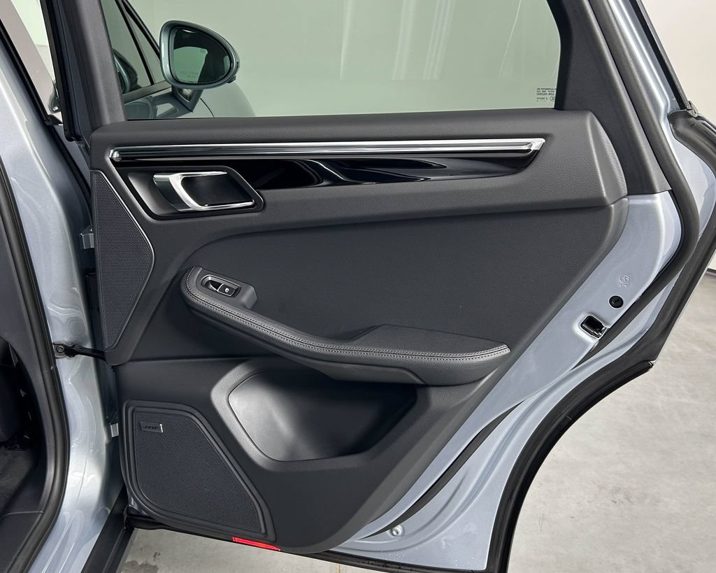 New 2026 Porsche Macan AWD/4WD image 25