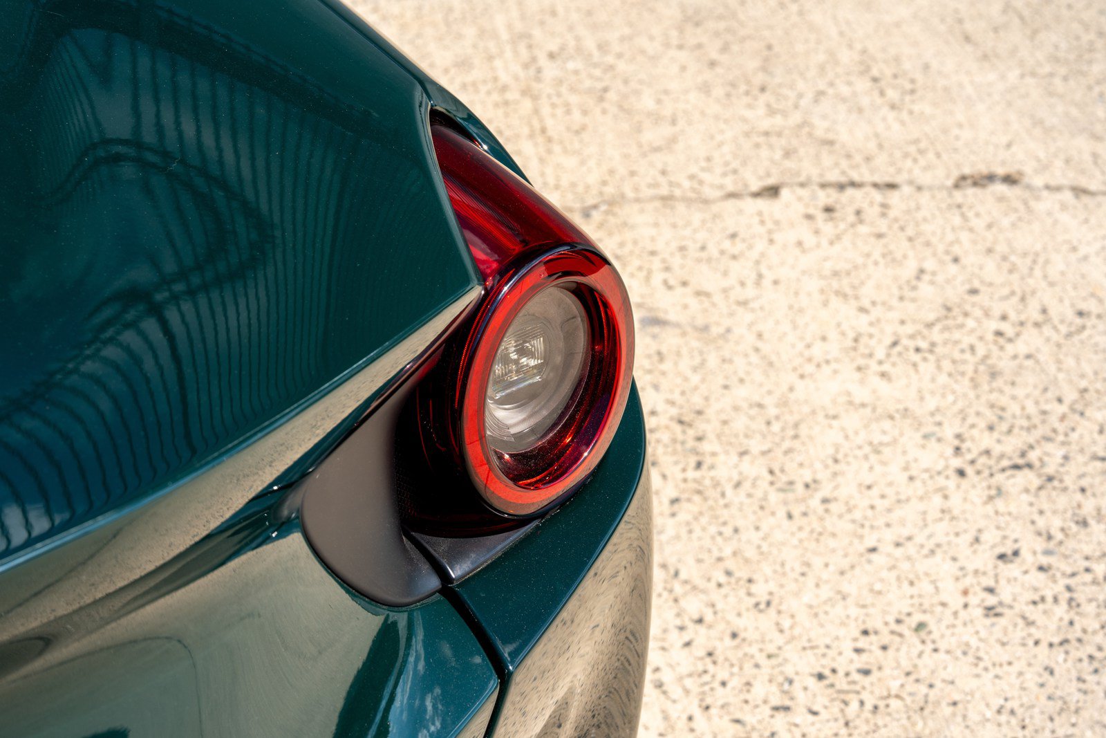 Used 2019 Ferrari Portofino RWD image 17