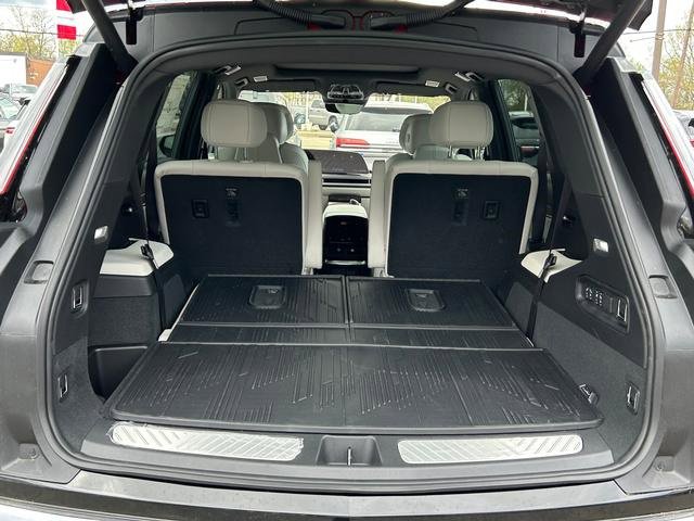 New 2026 Cadillac Vistiq Sport w/ LPO, Floor Liner Package image 21