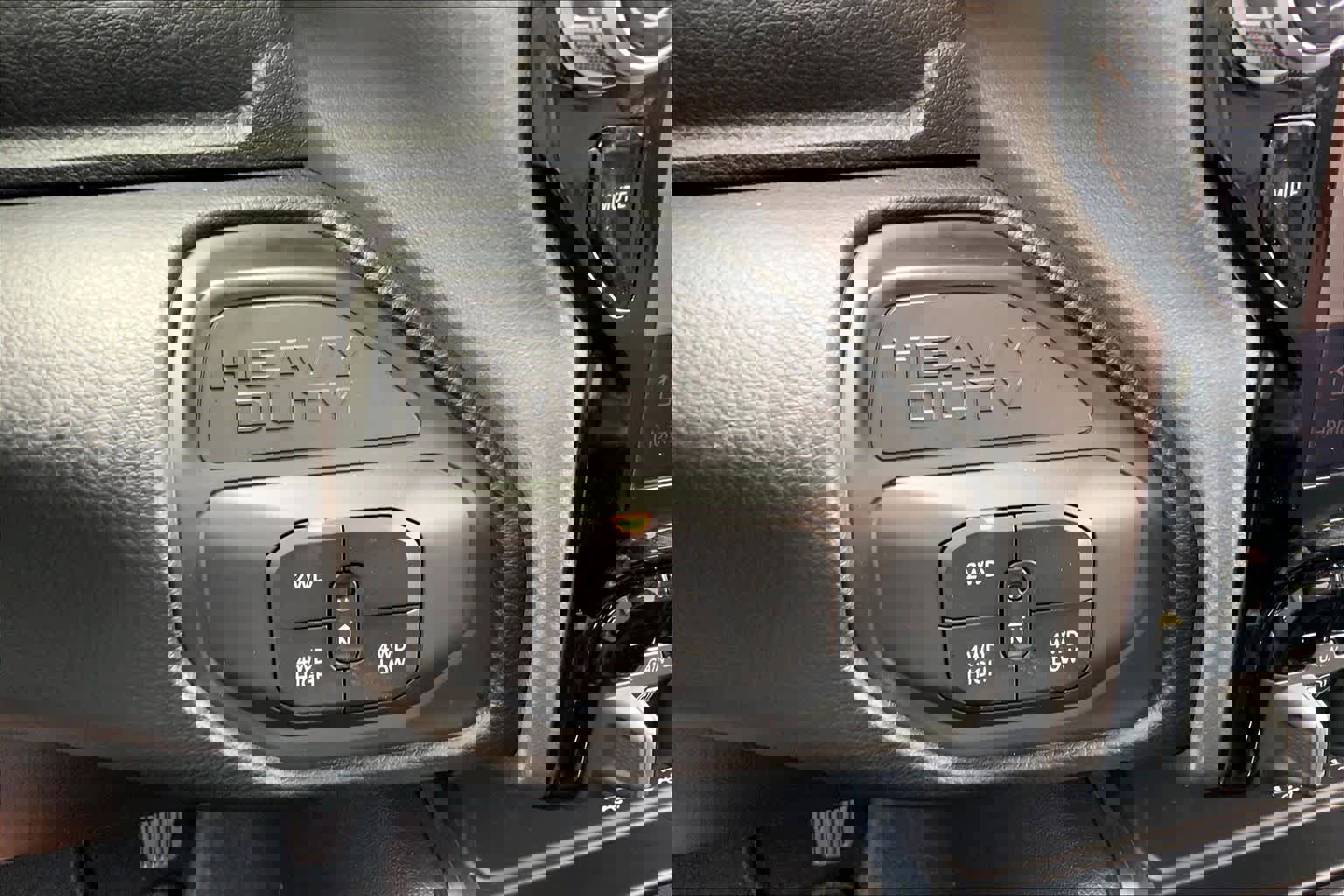 Used 2025 RAM 2500 Laramie w/ Night Edition image 32