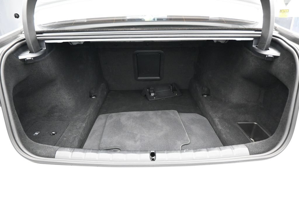 Used 2025 BMW 740i xDrive AWD/4WD image 45