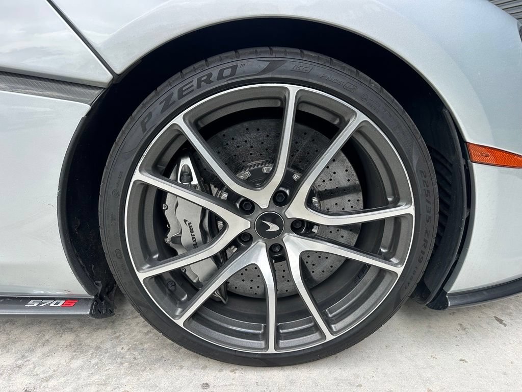 Used 2019 McLaren 570S Spider RWD image 16