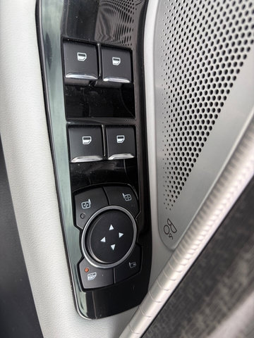 Used 2025 Ford Explorer Platinum AWD/4WD image 32