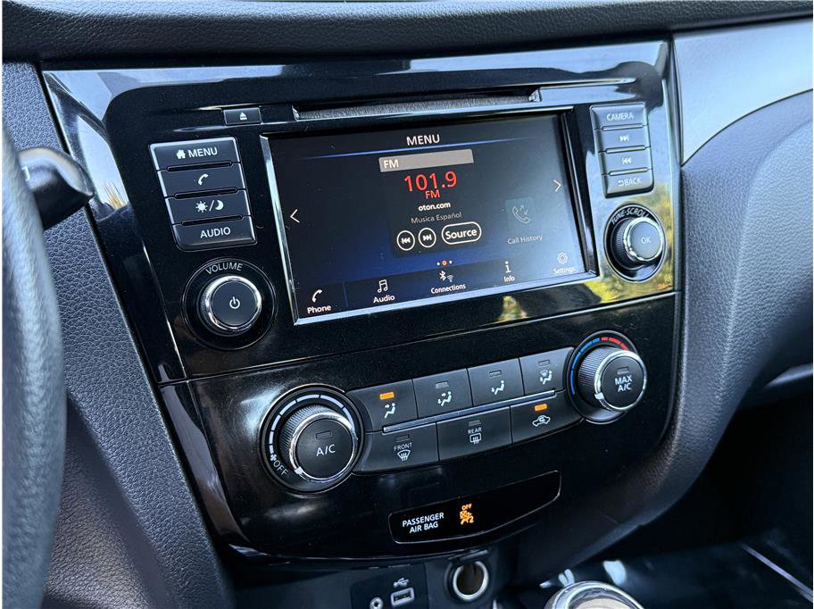 Used 2021 Nissan Rogue Sport S image 53