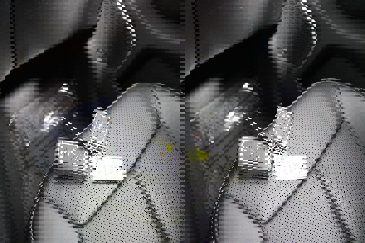 Used 2023 Jeep Grand Cherokee 30th Anniversary image 12