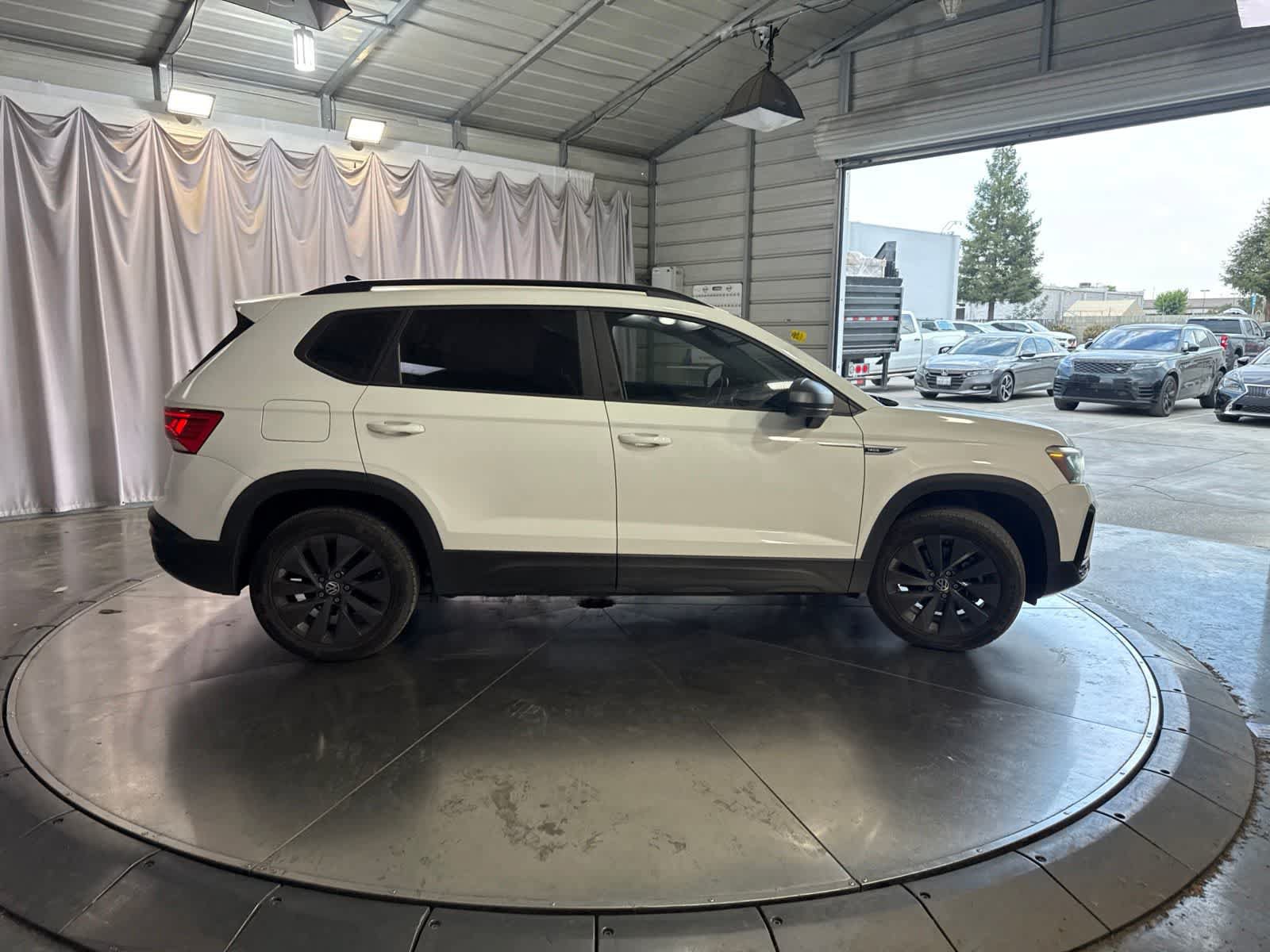 Used 2022 Volkswagen Taos S FWD image 4
