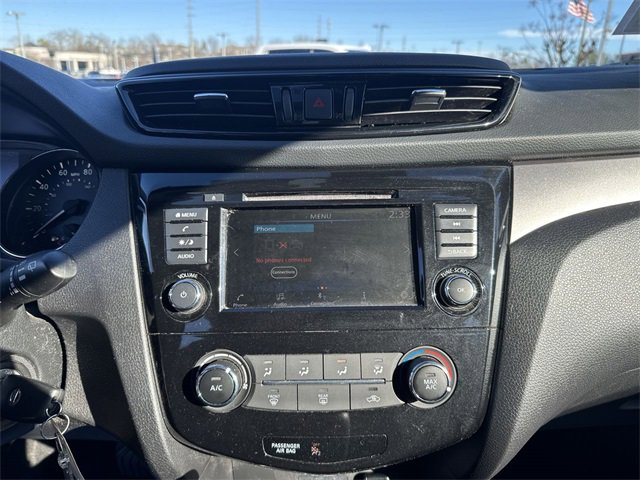 Used 2021 Nissan Rogue Sport S image 18