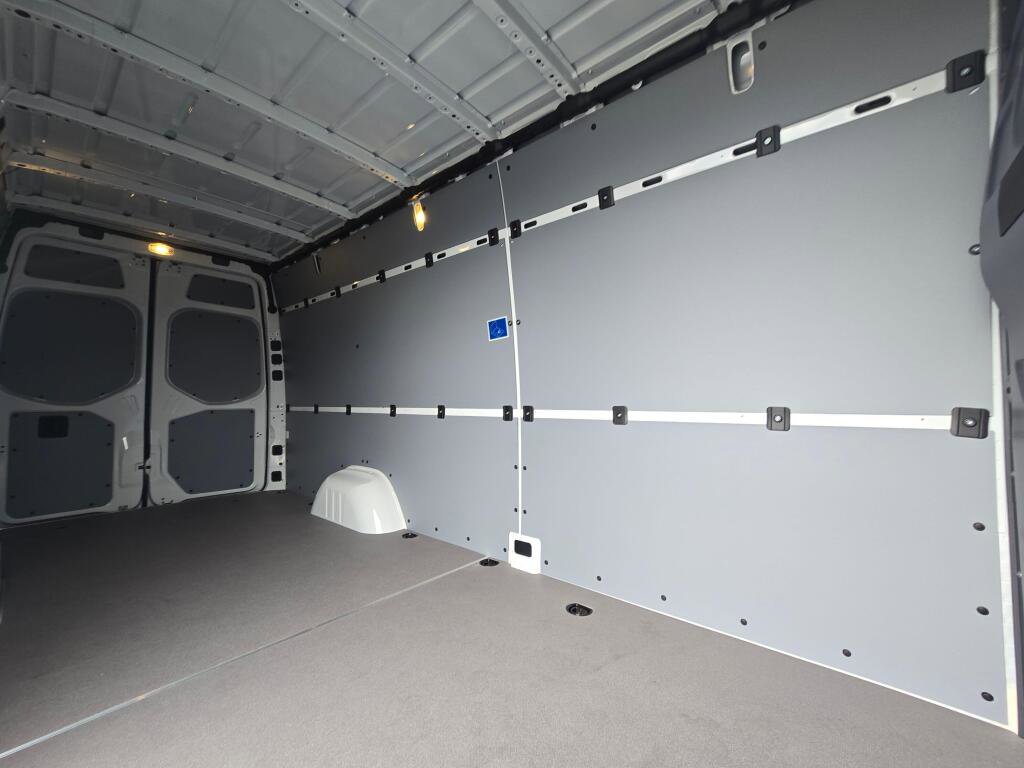 New 2026 Mercedes-Benz Sprinter 2500 image 18