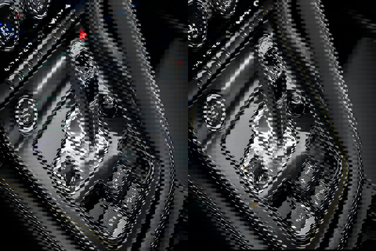 Used 2018 Jaguar F-TYPE 400 Sport image 30