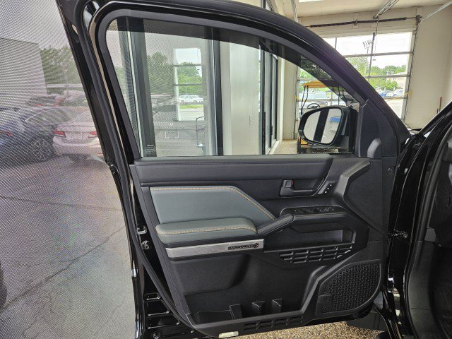 Used 2025 Toyota 4Runner Trailhunter AWD/4WD image 18