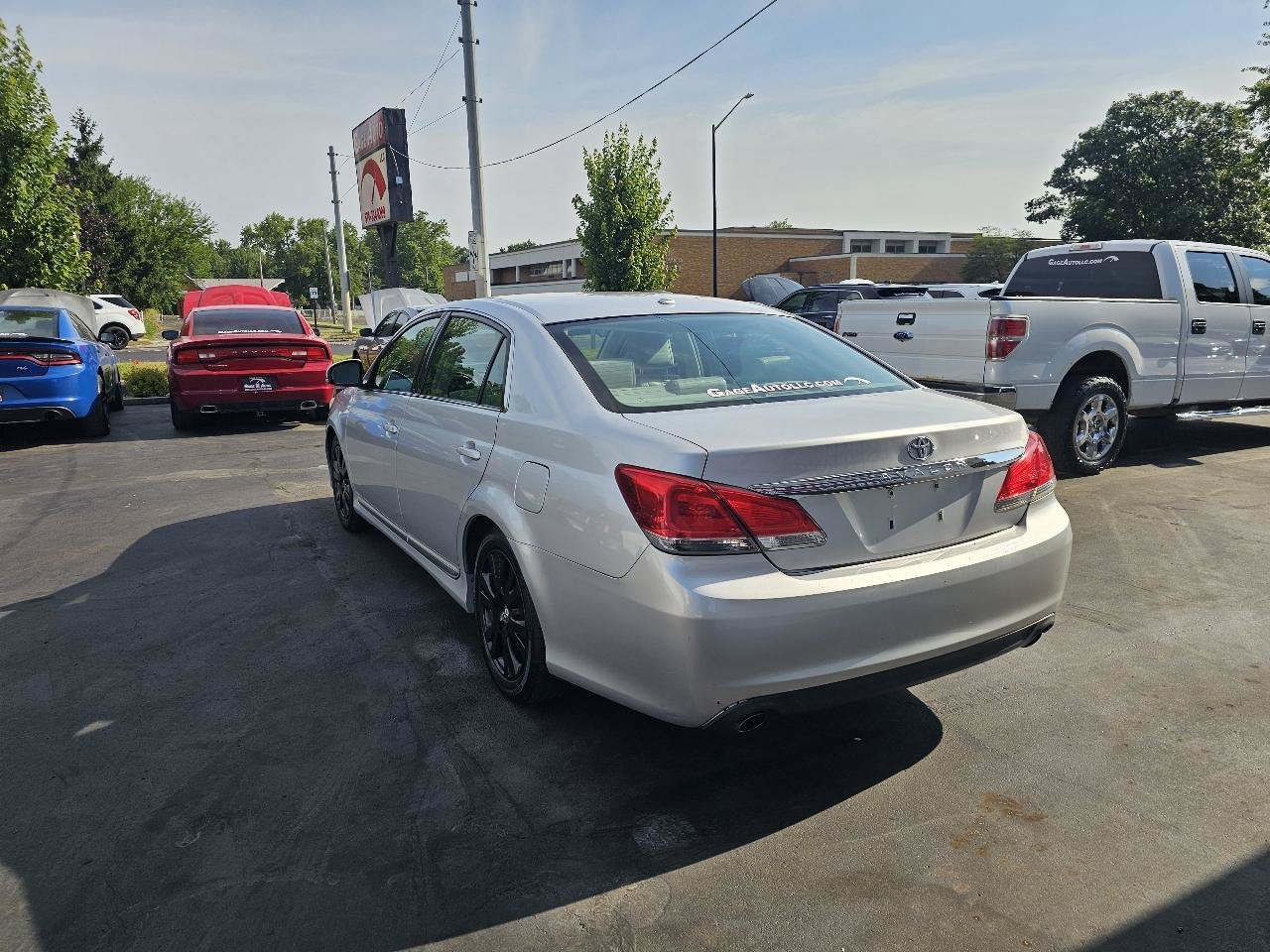 Used 2011 Toyota Avalon FWD image 8
