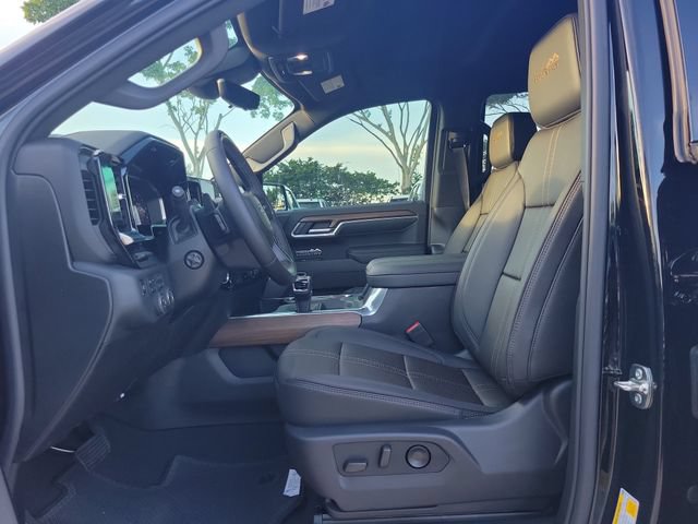 New 2026 Chevrolet Silverado 1500 High Country w/ Midnight Edition AWD/4WD image 7