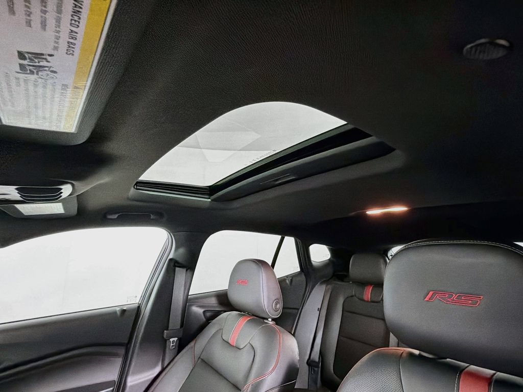 Used 2025 Chevrolet Trax RS w/ Sunroof Package FWD image 21
