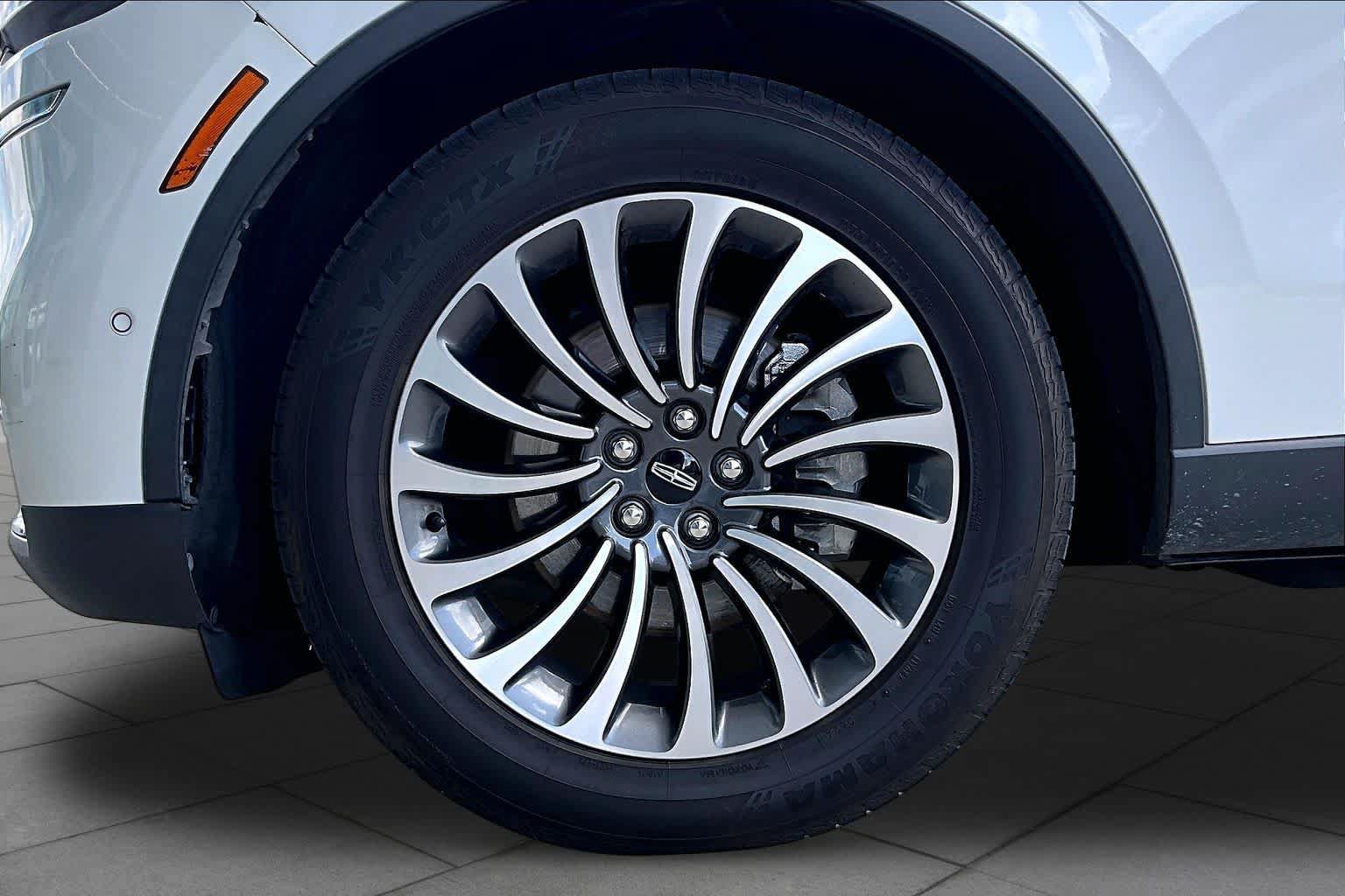 Used 2023 Lincoln Aviator Reserve w/ Elements Package Plus RWD image 11