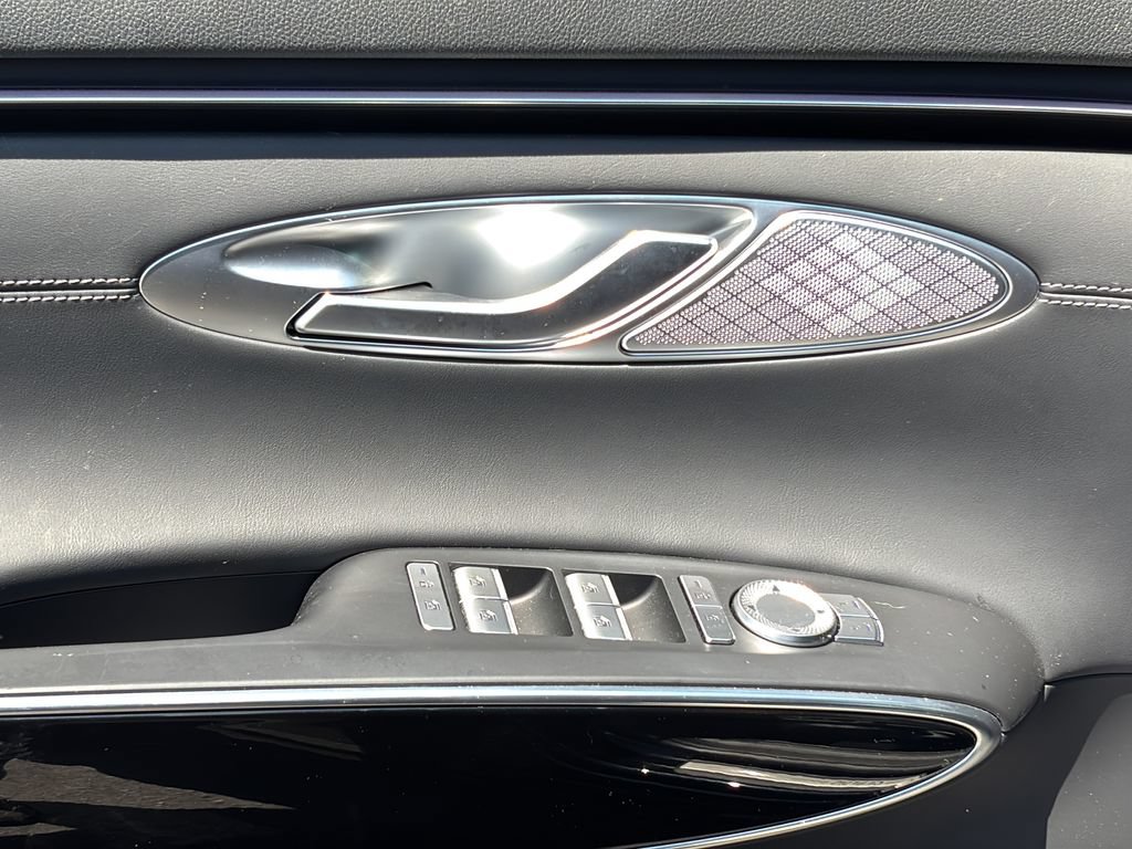 Certified 2026 Genesis GV70 2.5T AWD/4WD image 12