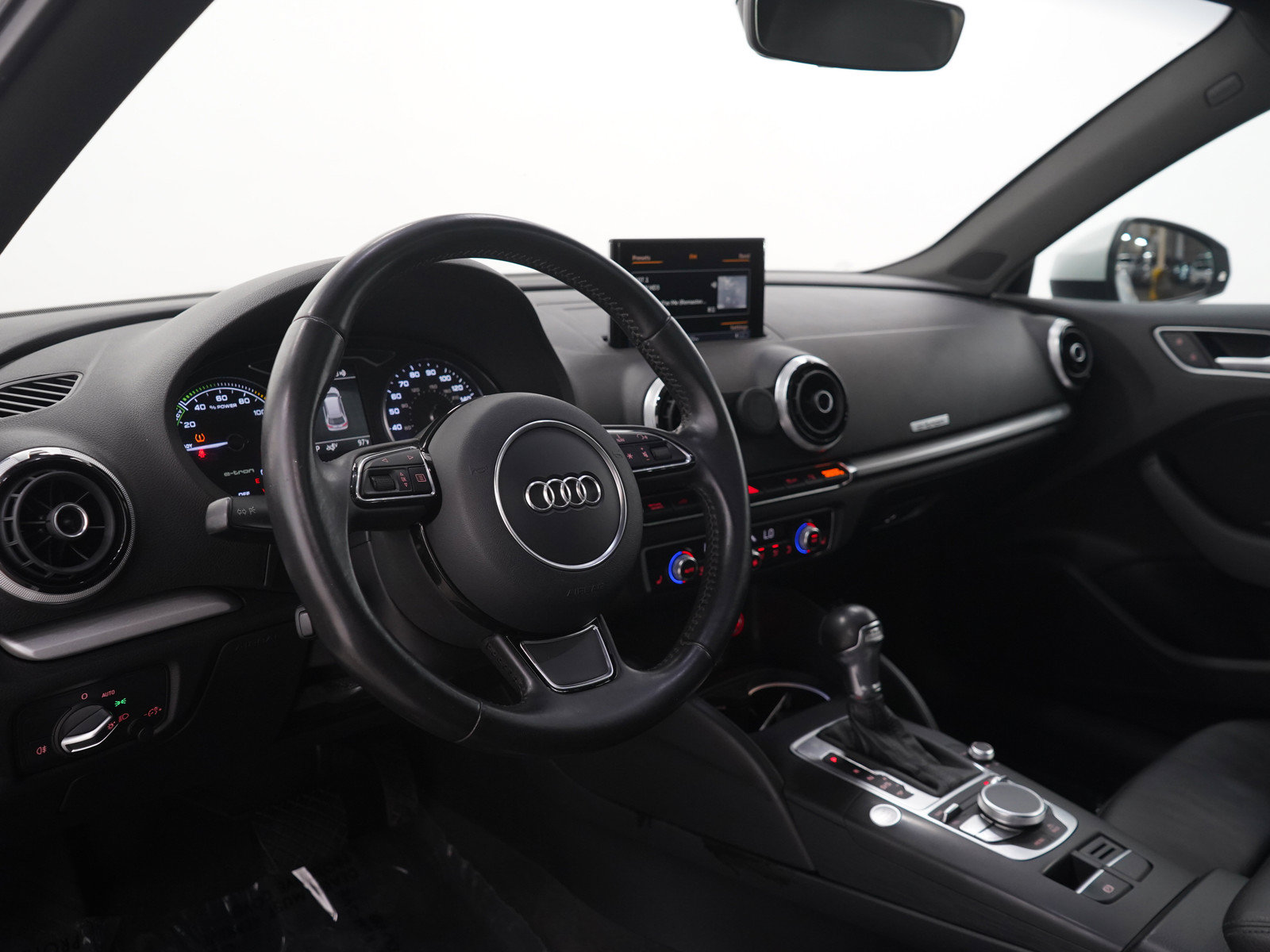 Used 2016 Audi A3 e-tron Premium w/ Audi MMI Navigation Plus FWD image 24