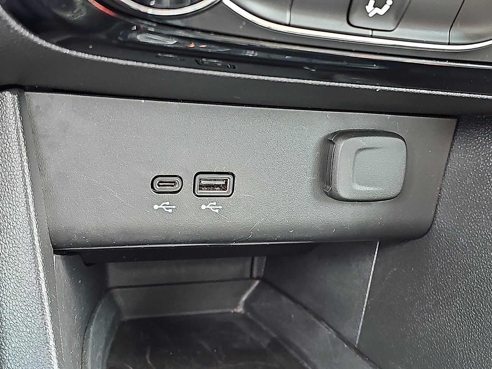 Used 2024 Buick Encore GX Sport Touring image 24