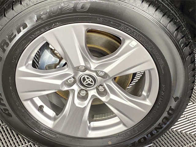 Used 2025 Toyota RAV4 XLE w/ Convenience Package image 29