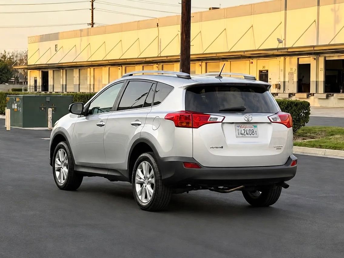 Used 2013 Toyota RAV4 Limited AWD/4WD image 6