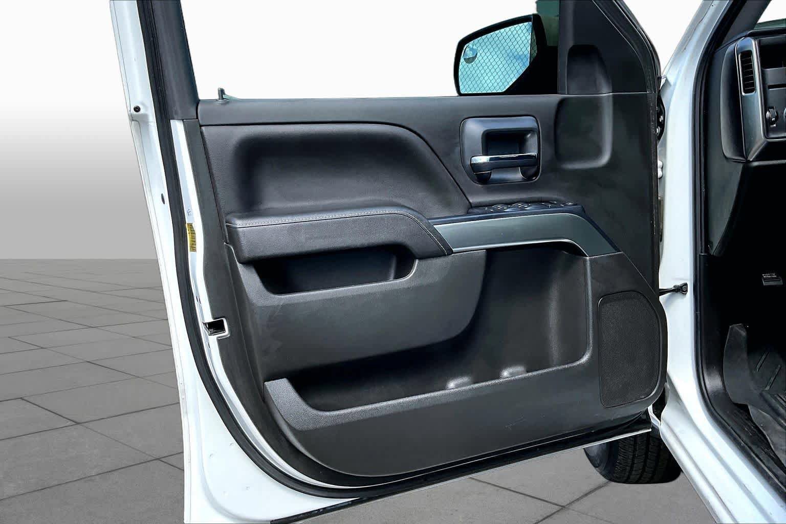 Used 2018 Chevrolet Silverado 1500 LT w/ Texas Edition RWD image 25