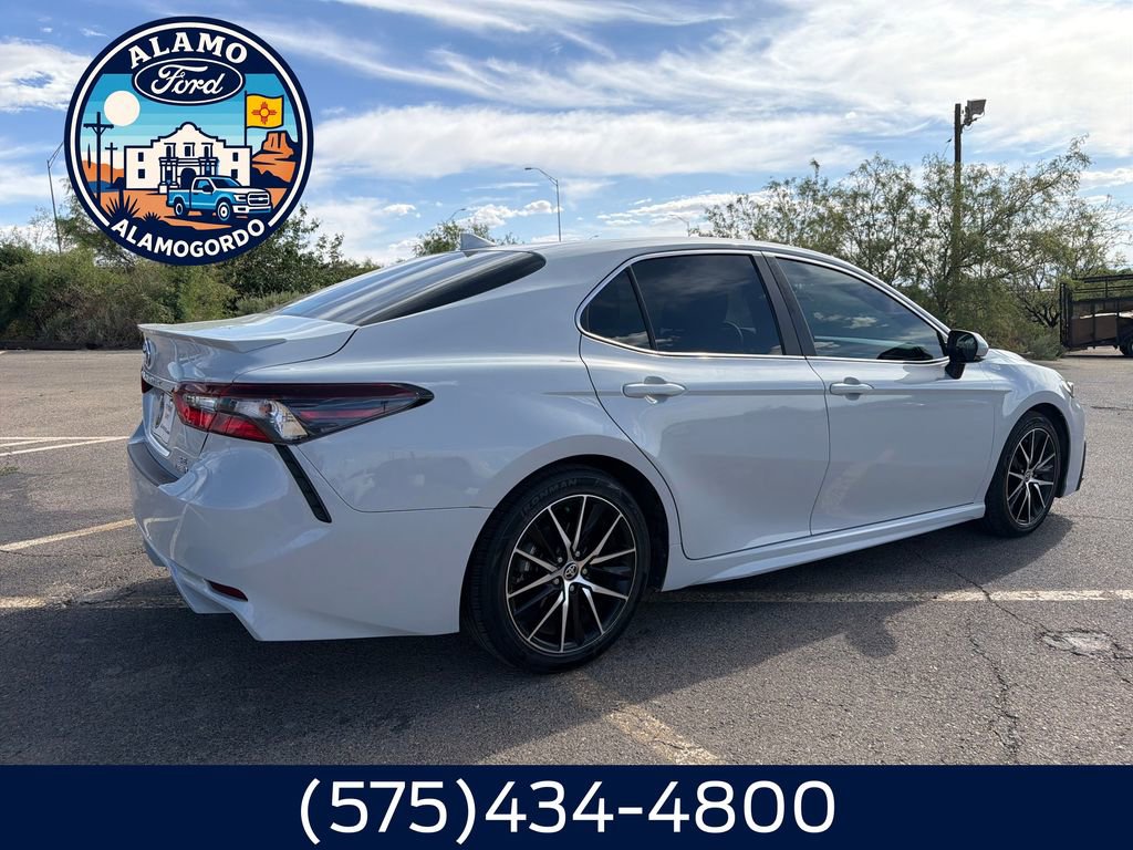 Used 2024 Toyota Camry SE FWD image 5