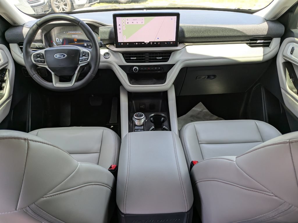 Used 2026 Ford Explorer Active w/ Active Comfort Package RWD image 13