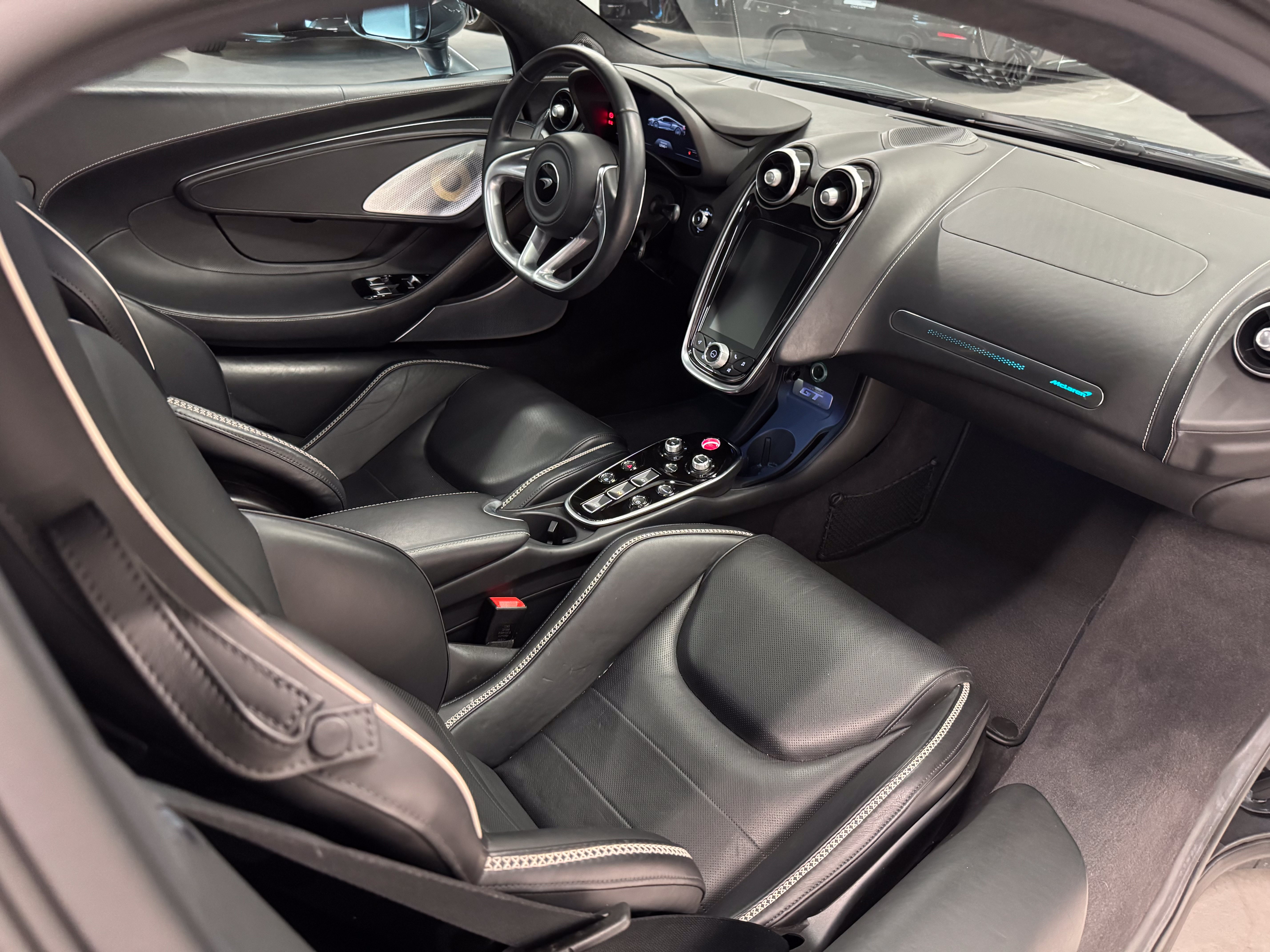 Used 2023 McLaren GT RWD image 12