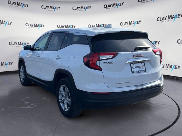 Used 2024 GMC Terrain SLE image 3