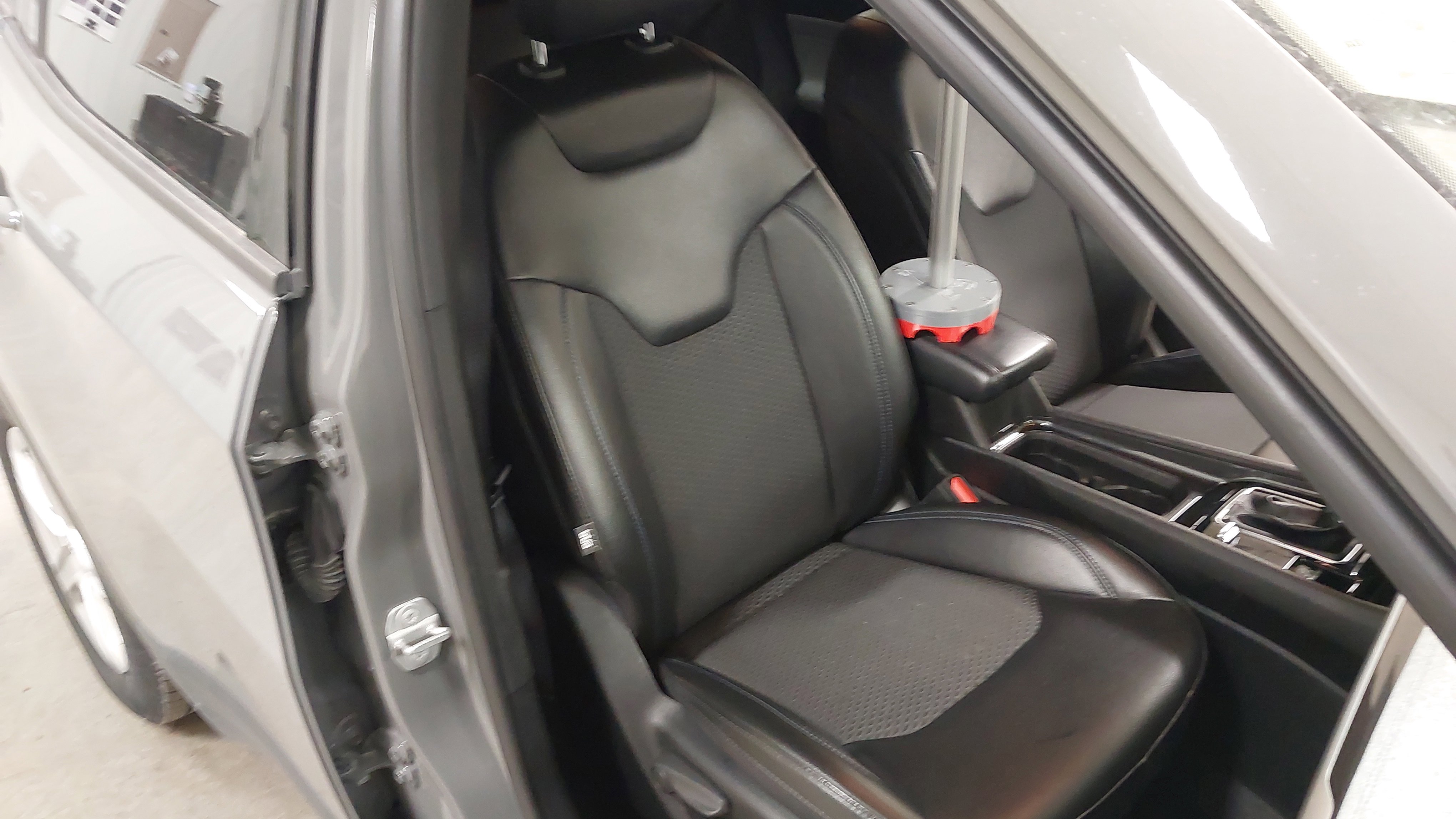 Used 2023 Jeep Compass Latitude w/ Convenience Group AWD/4WD image 28